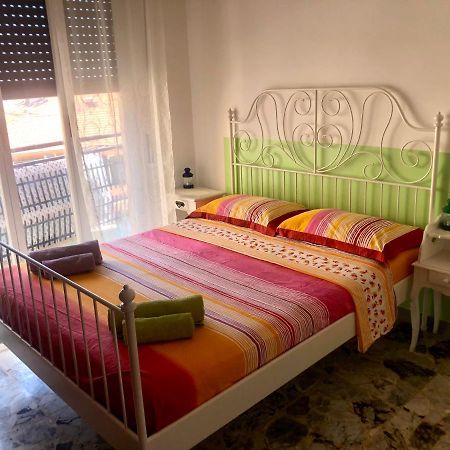 Peaceful Apartment 1 Minute Walk To The Beach Ventimiglia Buitenkant foto