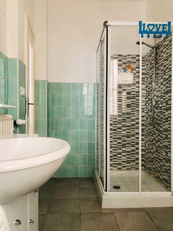 Peaceful Apartment 1 Minute Walk To The Beach Ventimiglia Buitenkant foto