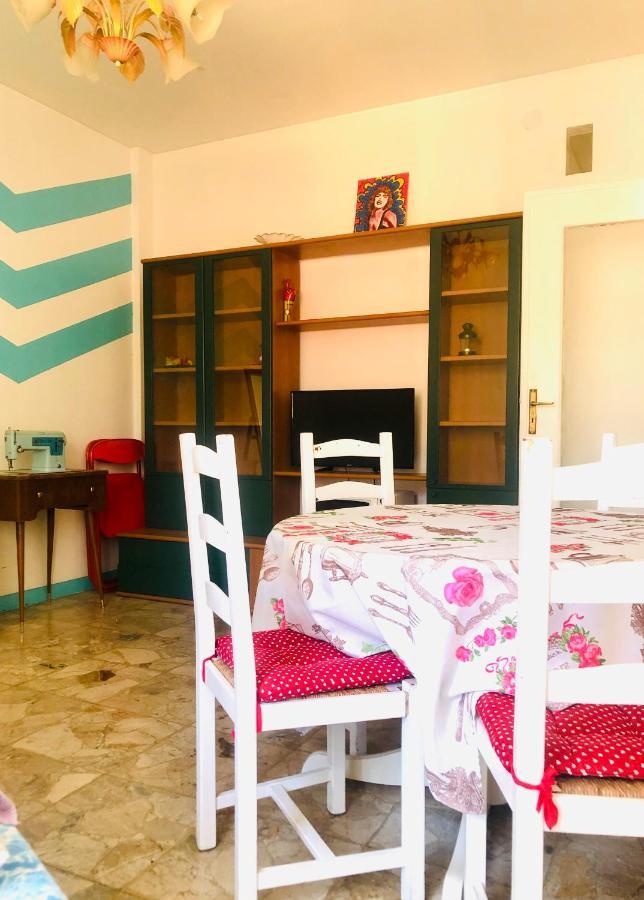 Peaceful Apartment 1 Minute Walk To The Beach Ventimiglia Buitenkant foto